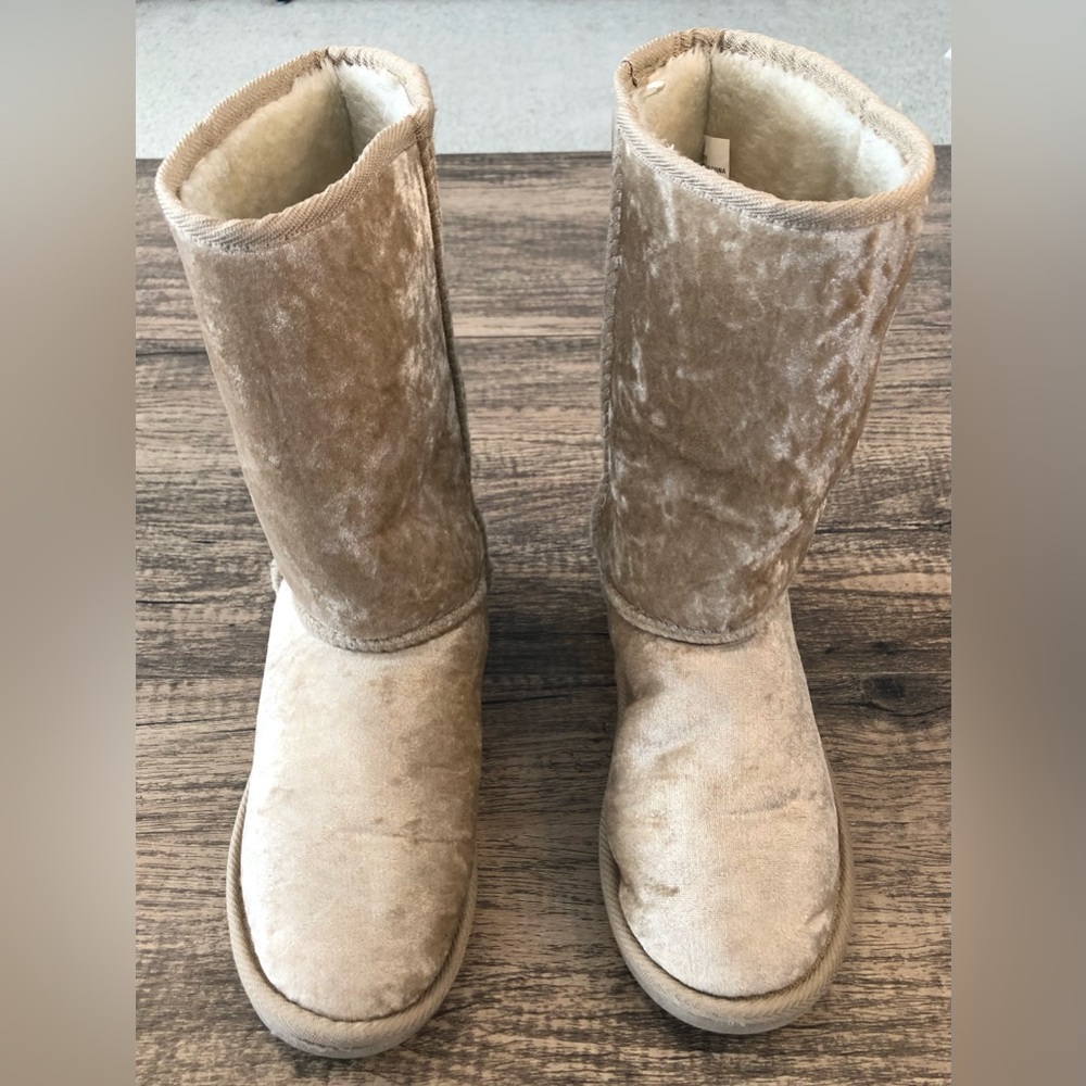 EUC Sz 7 Wet Seal Boots